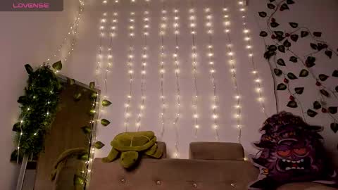 GiuliaCash online show from 12/17/25, 12:22