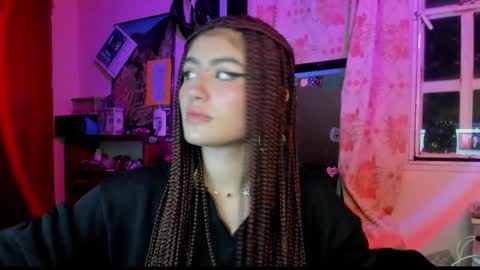 Snapshot of giulietta_mon chatting on 12/19/24, 05:07 Giulietta online show from 12/19/24, 05:07