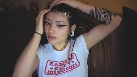 Snapshot of giulietta_mon chatting on 04/02/26, 04:10 Giulietta online show from 04/02/26, 04:10