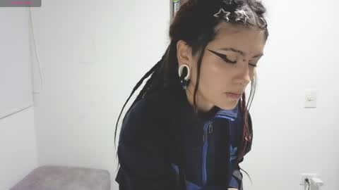Snapshot of giulietta_mon chatting on 04/18/26, 08:07 Giulietta online show from 04/18/26, 08:07