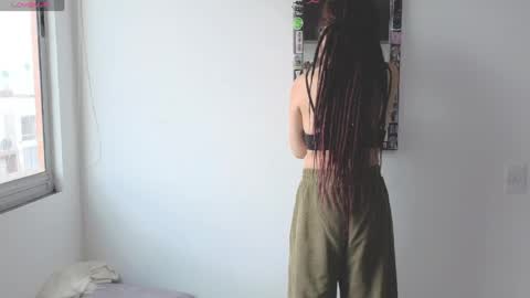 Snapshot of giulietta_mon chatting on 04/19/26, 08:11 Giulietta online show from 04/19/26, 08:11