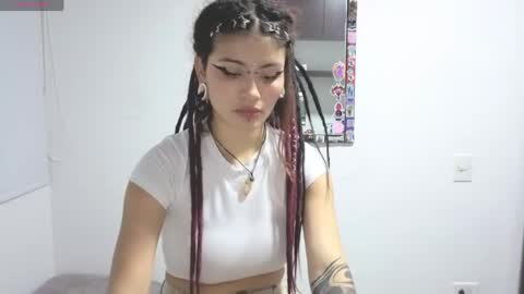 Snapshot of giulietta_mon chatting on 04/22/26, 01:08 Giulietta online show from 04/22/26, 01:08