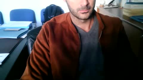 giuseppevai1 online show from 10/09/25, 07:50