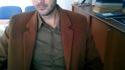 giuseppevai1 online show from 10/22/25, 08:36