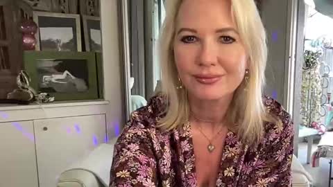 Gl1tter Barbie online show from 09/23/25, 10:40