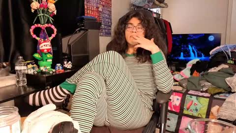 glaceon9 online show from 02/05/25, 01:47
