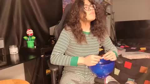 glaceon9 online show from 02/13/25, 03:07