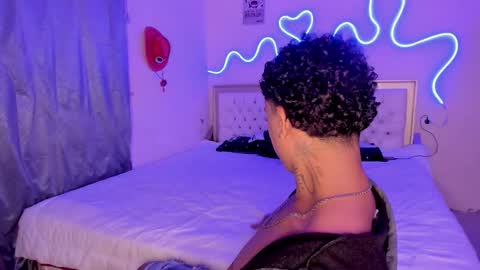 Snapshot of glader_guy chatting on 10/13/25, 08:09 only for you bby online show from 10/13/25, 08:09