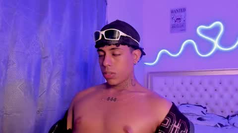 Snapshot of glader_guy chatting on 10/18/25, 09:15 only for you bby online show from 10/18/25, 09:15