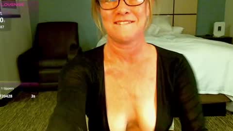 Gwendolyn online show from 12/12/24, 03:32