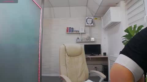       online show from 03/02/25, 06:37