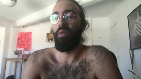 Snapshot of glazeeeeeeeeeee chatting on 10/05/25, 12:14 glazeeeeeeeeeee online show from 10/05/25, 12:14