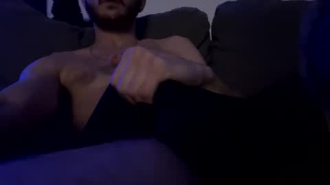 Snapshot of glegere18 chatting on 03/10/25, 03:01 Lets get wierd online show from 03/10/25, 03:01