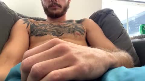 Snapshot of glegere18 chatting on 09/22/25, 04:31 Lets get wierd online show from 09/22/25, 04:31