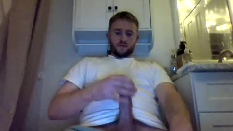 Snapshot of glenjam80 chatting on 12/19/24, 02:12 glenjam80 online show from 12/19/24, 02:12