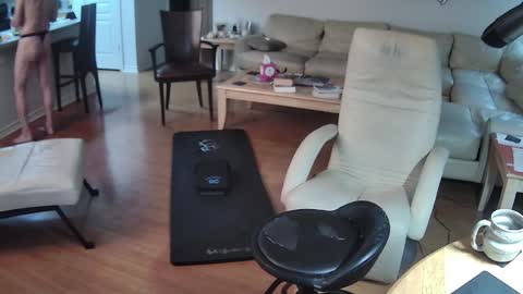 Snapshot of glennbootycam chatting on 12/04/25, 04:05 glennbitch online show from 12/04/25, 04:05