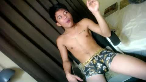 glenndou_daxs online show from 09/28/25, 02:55