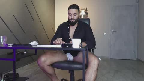 Matthew .. for short call me Matt online show from 09/29/25, 08:24