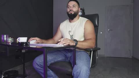 Matthew .. for short call me Matt online show from 10/01/25, 07:09