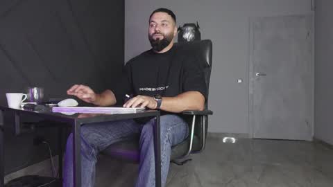 Matthew .. for short call me Matt online show from 10/11/25, 09:57