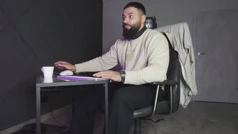 Snapshot of glennmasters chatting on 11/01/25, 11:18 Matthew .. for short call me Matt online show from 11/01/25, 11:18