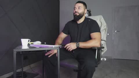 Snapshot of glennmasters chatting on 11/03/25, 01:29 Matthew .. for short call me Matt online show from 11/03/25, 01:29