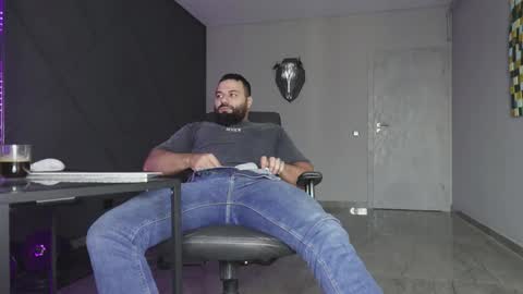 Snapshot of glennmasters chatting on 12/04/25, 07:06 Matthew .. for short call me Matt online show from 12/04/25, 07:06