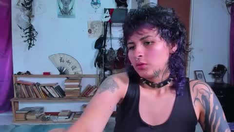 Snapshot of glitch_doll chatting on 10/16/25, 03:46 NYX online show from 10/16/25, 03:46