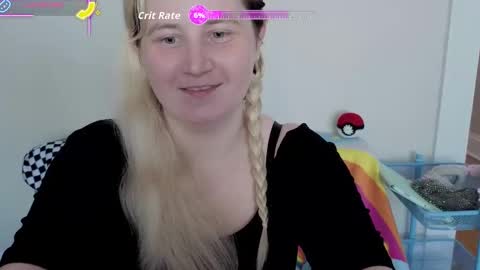 Snapshot of glitchwitch chatting on 09/18/25, 03:25 Glitch online show from 09/18/25, 03:25