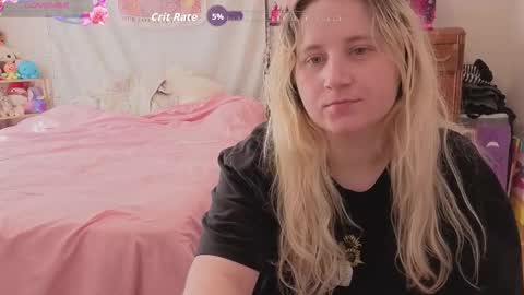 Snapshot of glitchwitch chatting on 12/05/25, 04:47 Glitch online show from 12/05/25, 04:47