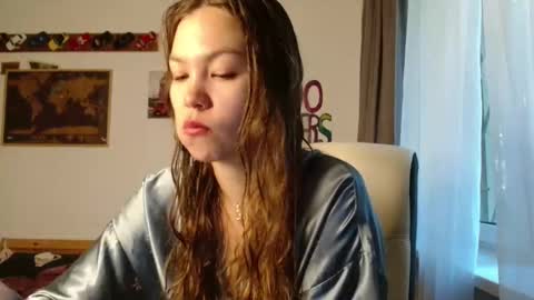 glitter_doll online show from 09/11/25, 08:36