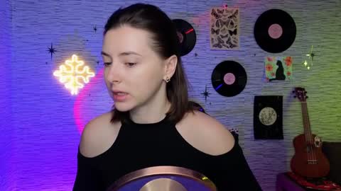 Snapshot of glo_lo chatting on 12/10/24, 06:33 Bye everybody Ill be online Monday December 2nd Saturday and Sunday off online show from 12/10/24, 06:33