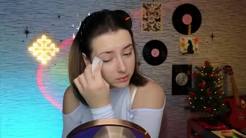 Snapshot of glo_lo chatting on 12/12/24, 06:14 Bye everybody Ill be online Monday December 2nd Saturday and Sunday off online show from 12/12/24, 06:14