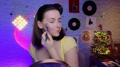 Snapshot of glo_lo chatting on 01/07/25, 03:12 Bye everybody Ill be online Monday December 2nd Saturday and Sunday off online show from 01/07/25, 03:12