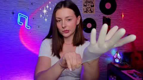 Snapshot of glo_lo chatting on 02/04/25, 11:05 Bye everybody Ill be online Monday December 2nd Saturday and Sunday off online show from 02/04/25, 11:05