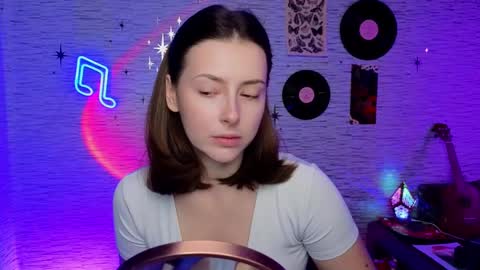 Snapshot of glo_lo chatting on 02/17/25, 07:58 Bye everybody Ill be online Monday December 2nd Saturday and Sunday off online show from 02/17/25, 07:58