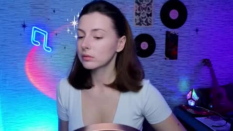 Snapshot of glo_lo chatting on 03/06/25, 06:41 Bye everybody Ill be online Monday December 2nd Saturday and Sunday off online show from 03/06/25, 06:41