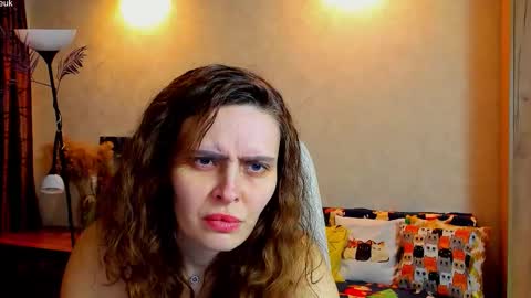 Gloria Wood online show from 12/14/25, 03:39