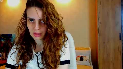 Gloria Wood online show from 06/09/26, 07:14