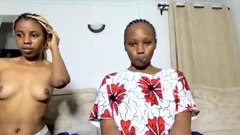 Snapshot of glossybae chatting on 11/28/25, 12:13 glossybae online show from 11/28/25, 12:13