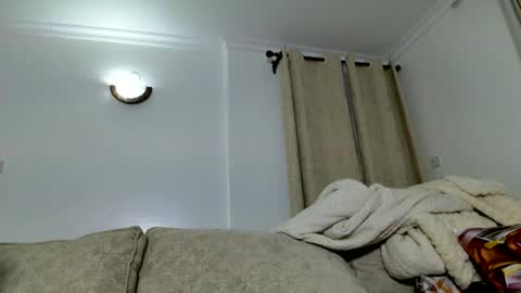 Snapshot of glossybae chatting on 12/02/25, 01:22 glossybae online show from 12/02/25, 01:22