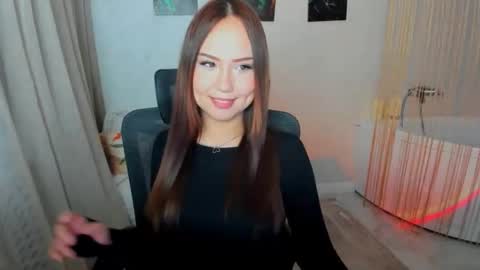 Snapshot of gloweme chatting on 03/12/26, 09:32 Mila online show from 03/12/26, 09:32