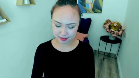 Snapshot of gloweme chatting on 04/04/26, 03:16 Mila online show from 04/04/26, 03:16