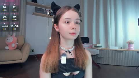 Snapshot of glowhub_ chatting on 04/21/26, 02:51 Ann Eliz and Gigi online show from 04/21/26, 02:51