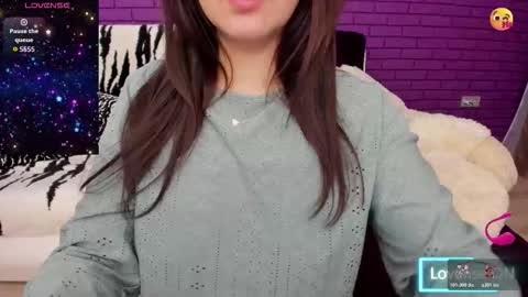 Mia online show from 12/04/25, 10:51