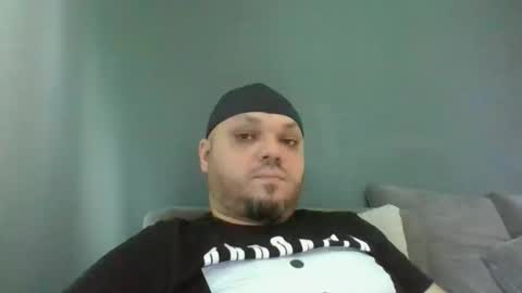 Snapshot of glusgan chatting on 11/03/25, 10:27 Your boy online show from 11/03/25, 10:27