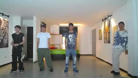 Snapshot of gnecos chatting on 12/05/25, 06:48 THOMAS AND DAMIAND online show from 12/05/25, 06:48