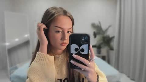 Lina online show from 10/27/25, 08:29