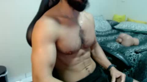 Snapshot of god_hunkules chatting on 12/17/25, 04:13 god hunkules online show from 12/17/25, 04:13