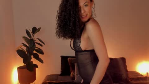 Snapshot of goddes_helena chatting on 12/22/24, 02:06 Elena online show from 12/22/24, 02:06